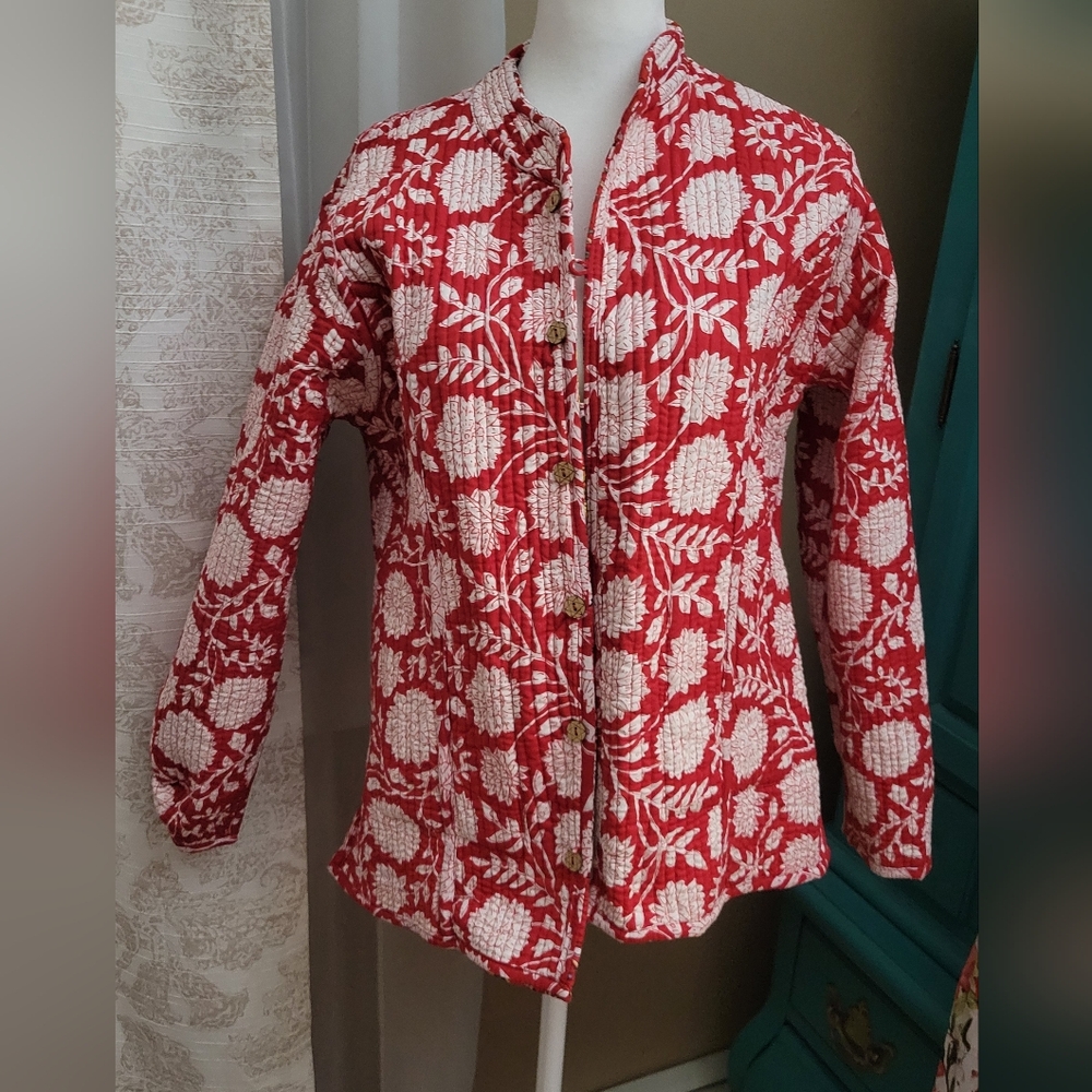 Red & White Floral Reversable Quilted Button-Up Jacket